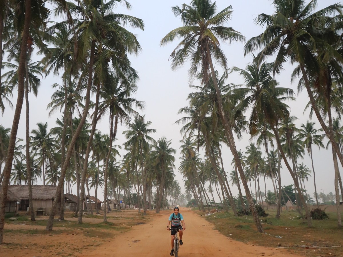 Cycling Route des Pêches to Ouidah&nbsp;(Benin)